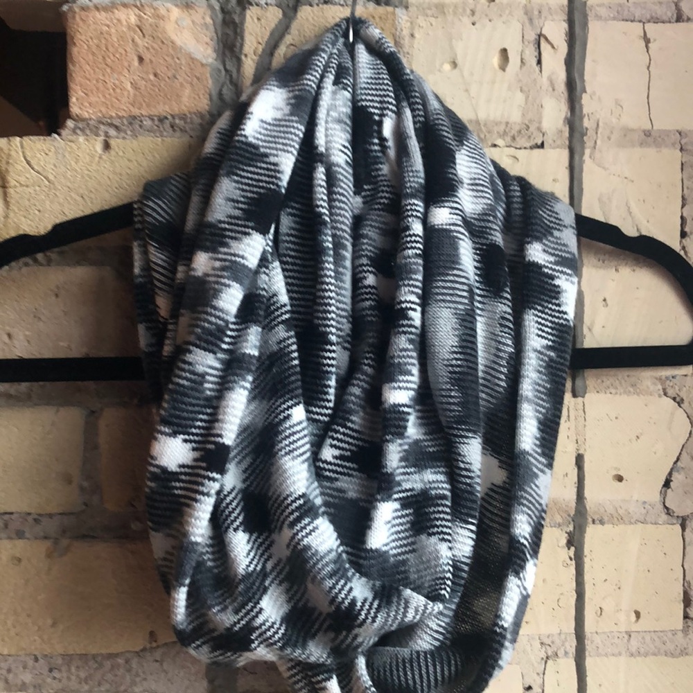 Infinity scarf
